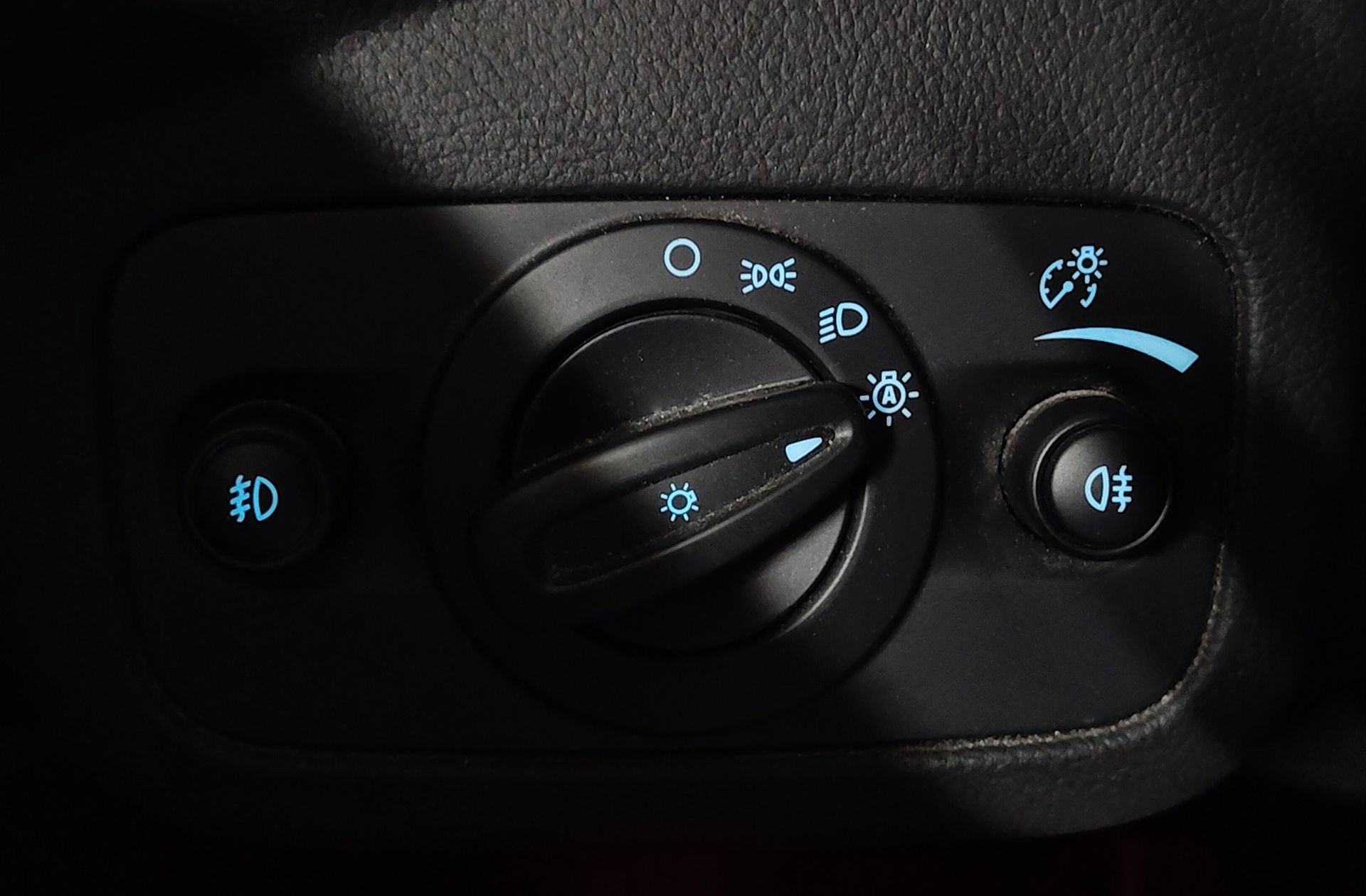 Ford C-Max 1.0 EcoBoost Titanium - foto 30