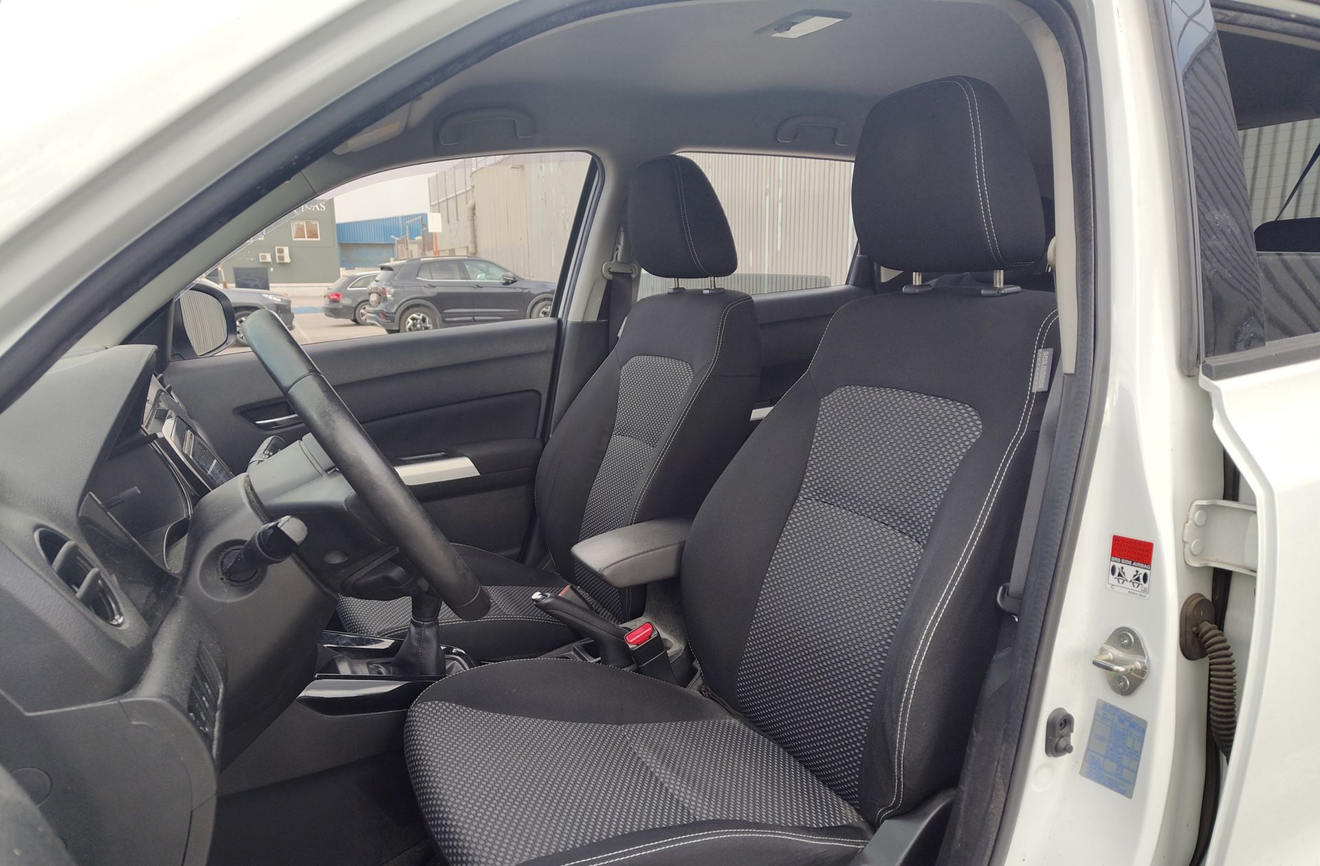 Suzuki Vitara 1.6 VVT GLE - foto 9