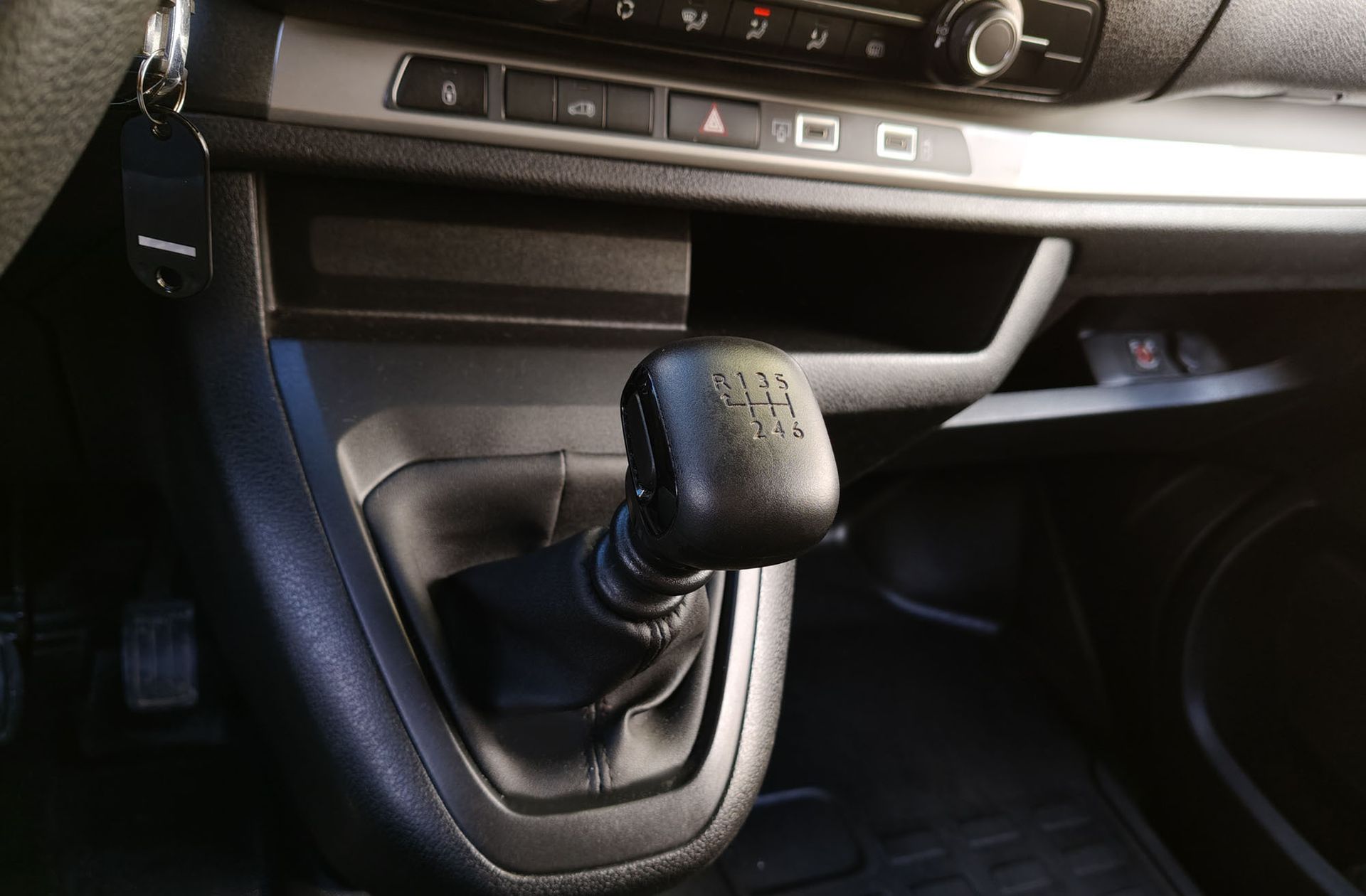 Peugeot Expert Furgon BlueHDi 120 Standard 3 plazas - foto 5
