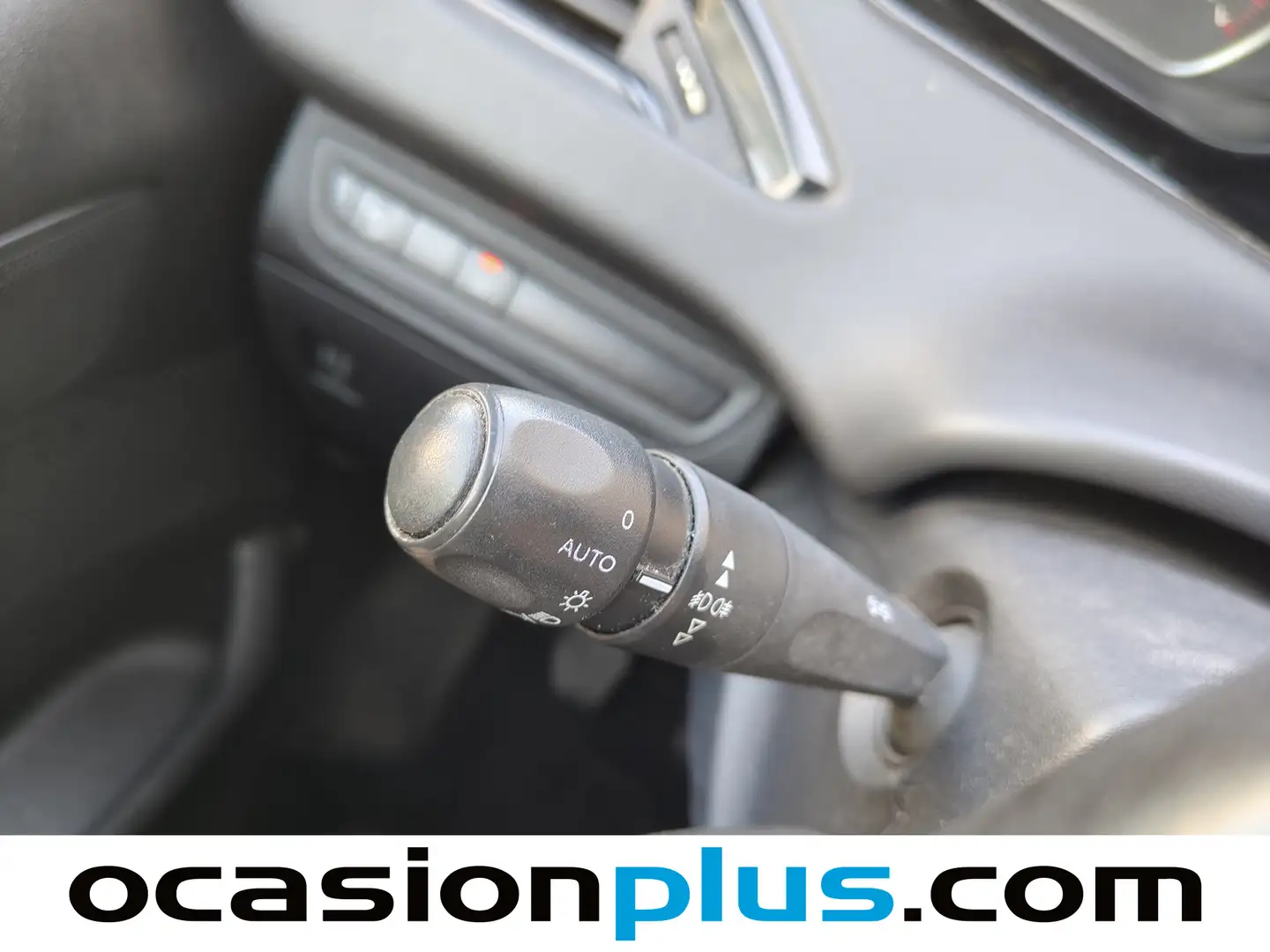 Foto Peugeot 208 Peugeot 208 PureTech Signature (82 CV)