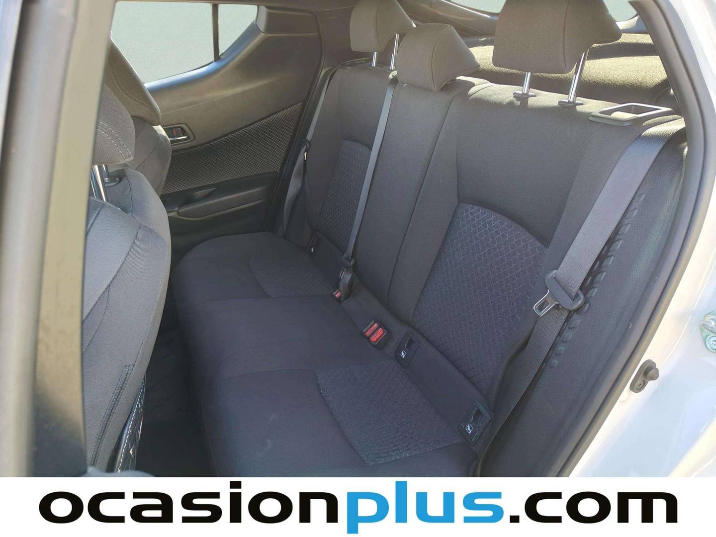 Foto asientos traseros Toyota C-HR Toyota C-HR 180H Advance (184 CV)