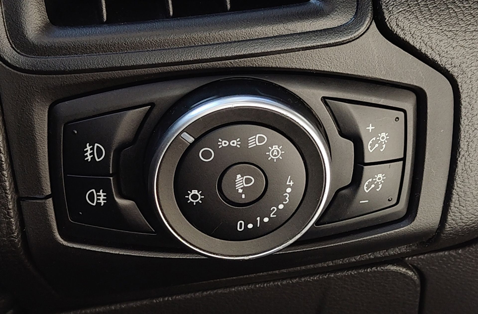 Ford Focus SportBreak 1.0 EcoBoost Business - foto 22