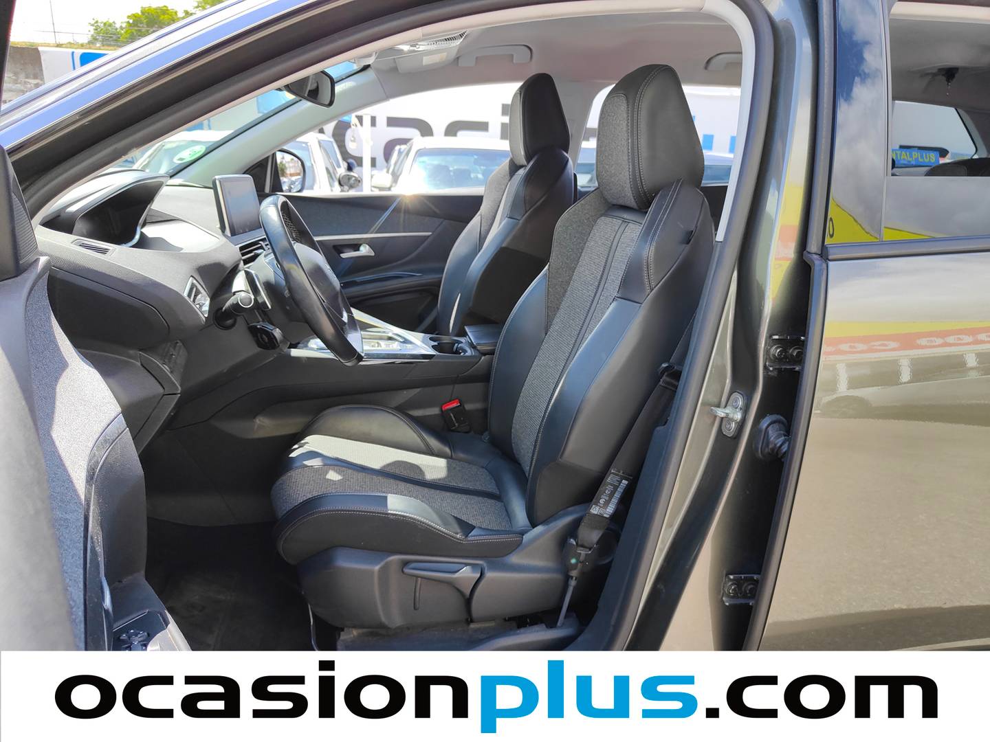 Foto asientos delanteros Peugeot 5008 Peugeot 5008 1.6L THP Allure EAT6 (165 CV) 7 Plazas