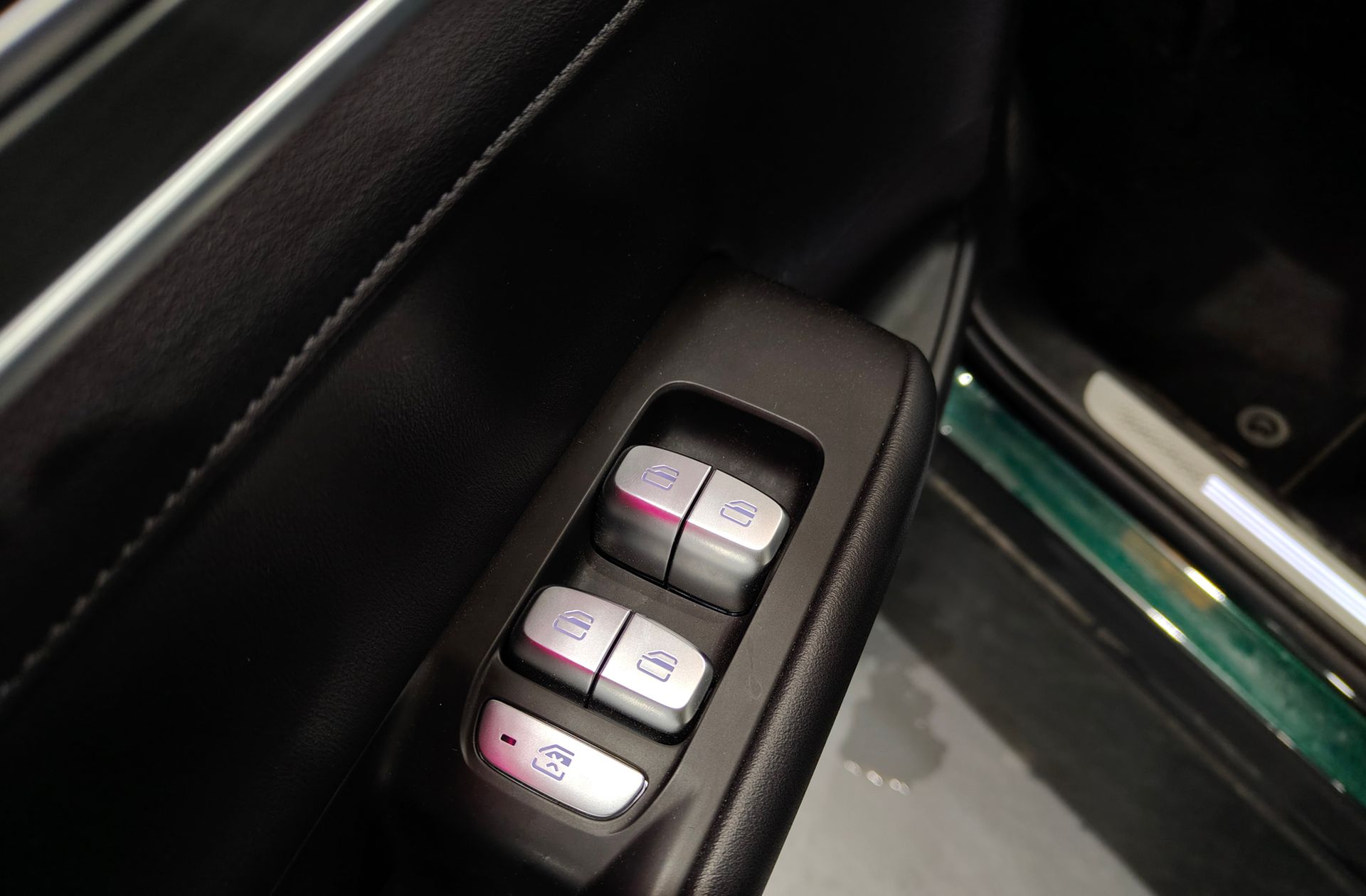 Ebro s800 1.6 T-GDi Luxury DCT - foto 38