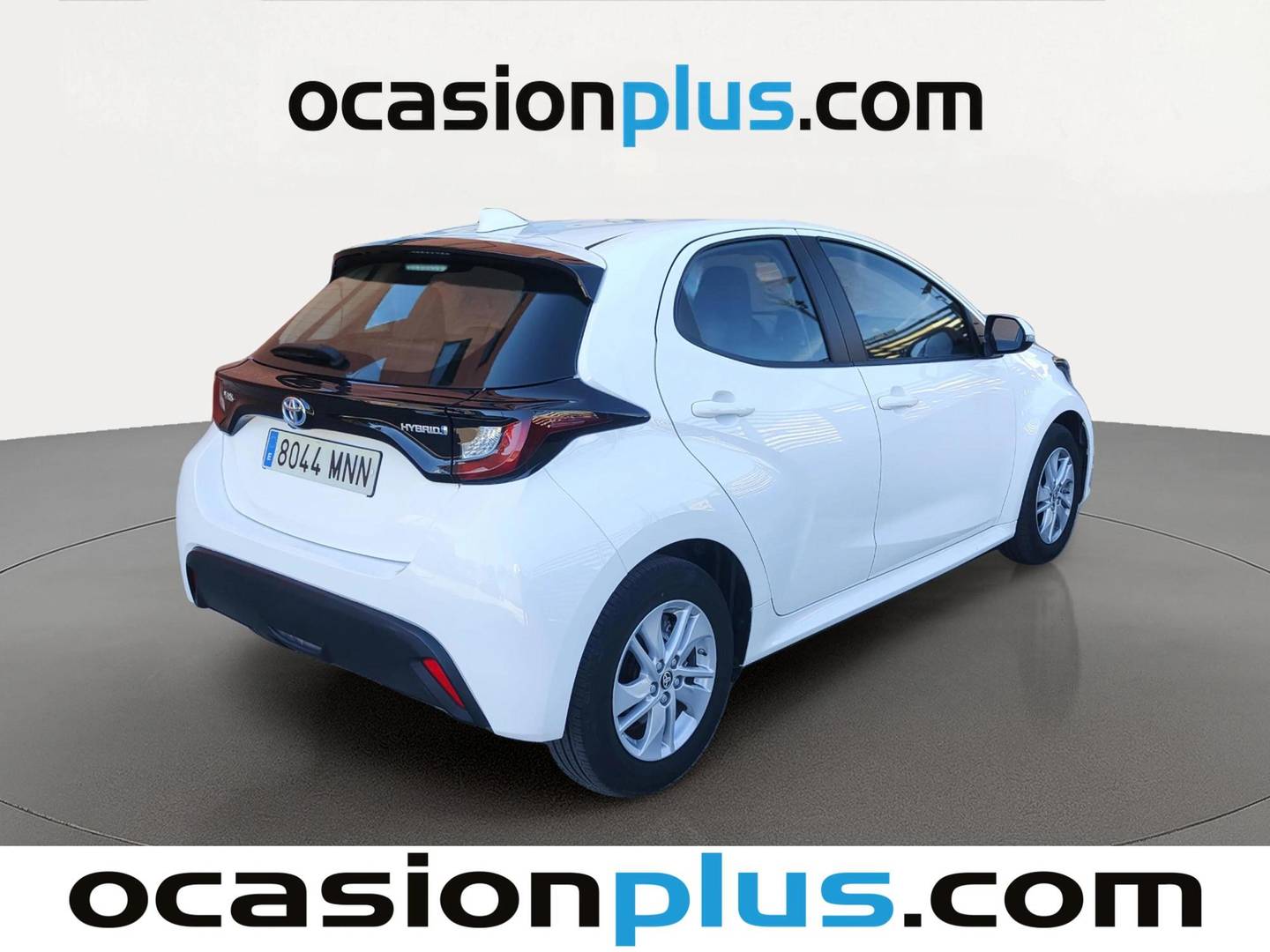 Foto trasera Toyota Yaris Toyota Yaris 120H Business Plus (116 CV) derecha