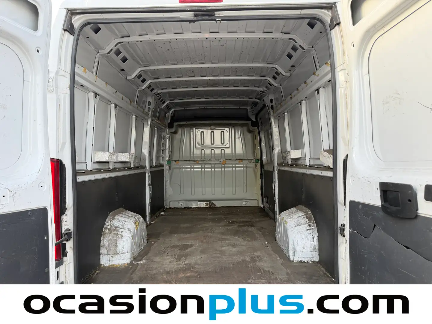 Foto Fiat Ducato Fiat Ducato 35 Maxi 2.3 Multijet largo Alto (130 CV)