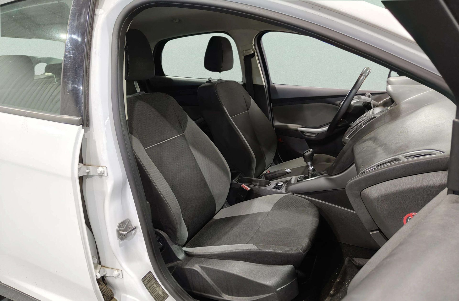 Ford Focus 1.6 TDCi Trend - foto 11