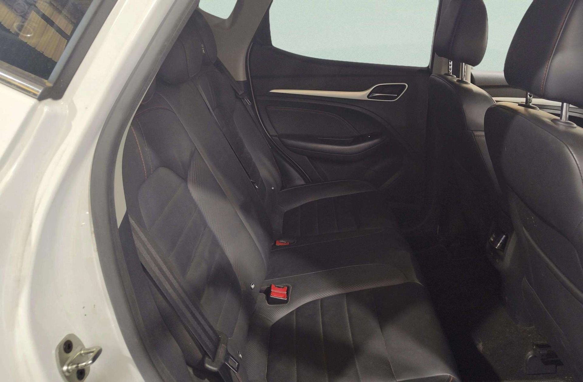MG ZS 1.5 Luxury - foto 17