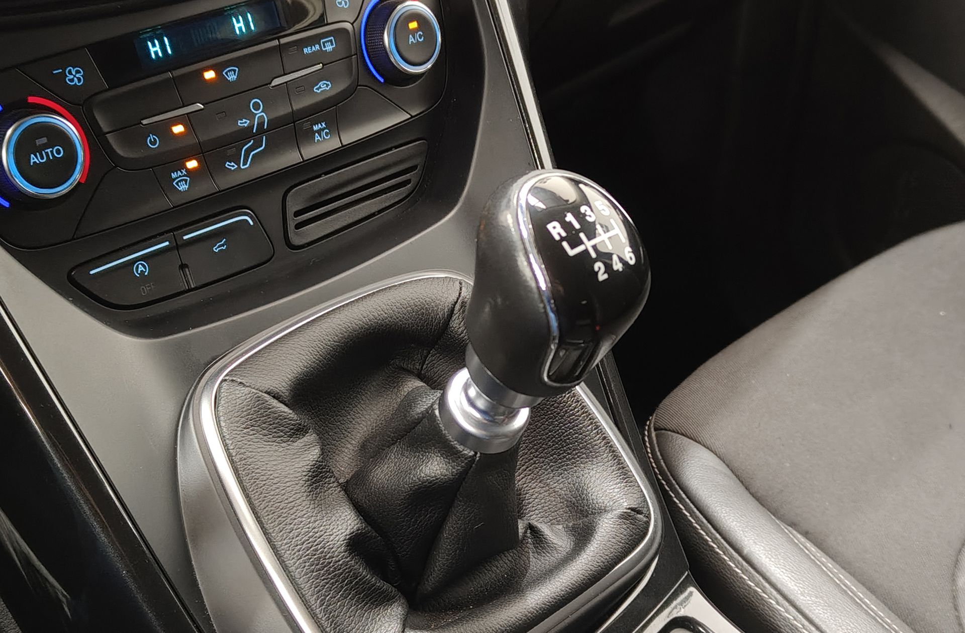 Ford Kuga 1.5 EcoBoost Titanium 4x2 - foto 5