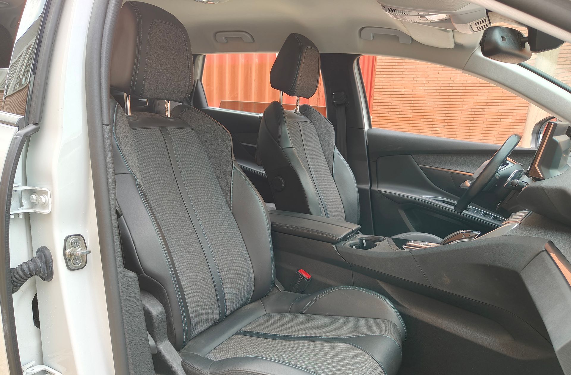 Peugeot 5008 BlueHDi 130 Allure Pack EAT8 7 plazas - foto 18