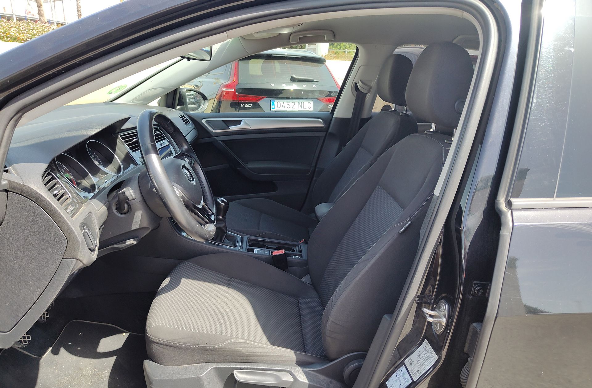 Volkswagen Golf Business 1.0 TSI - foto 9