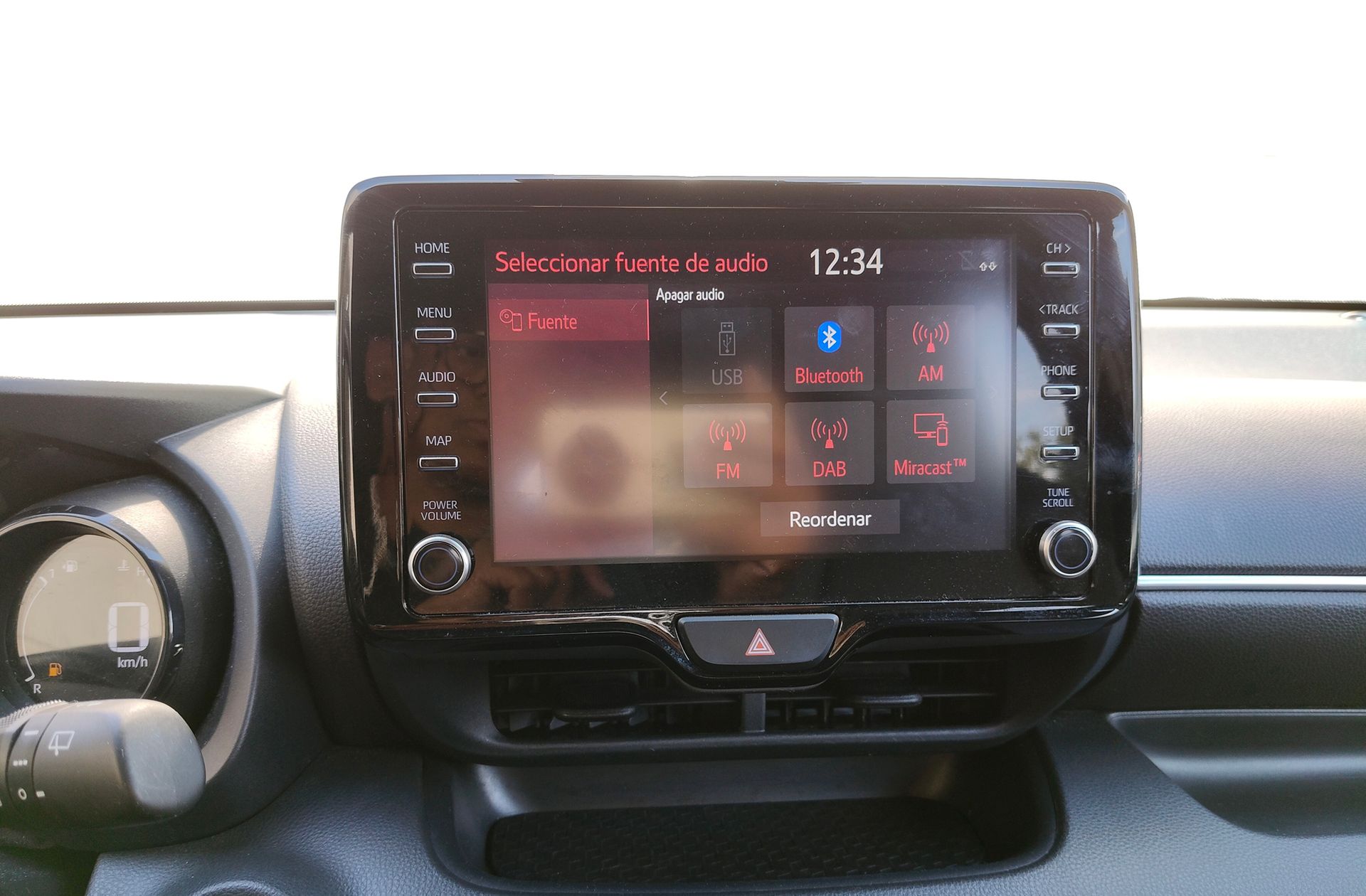 Toyota Yaris 120H Style - foto 28