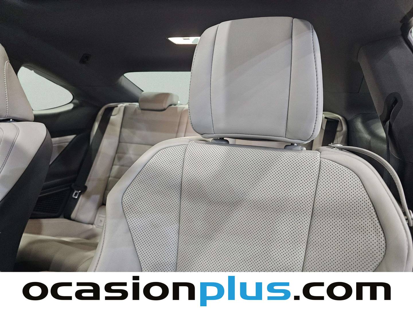 Equipamiento del Lexus RC Lexus RC 300h Executive Navigation (223 CV)