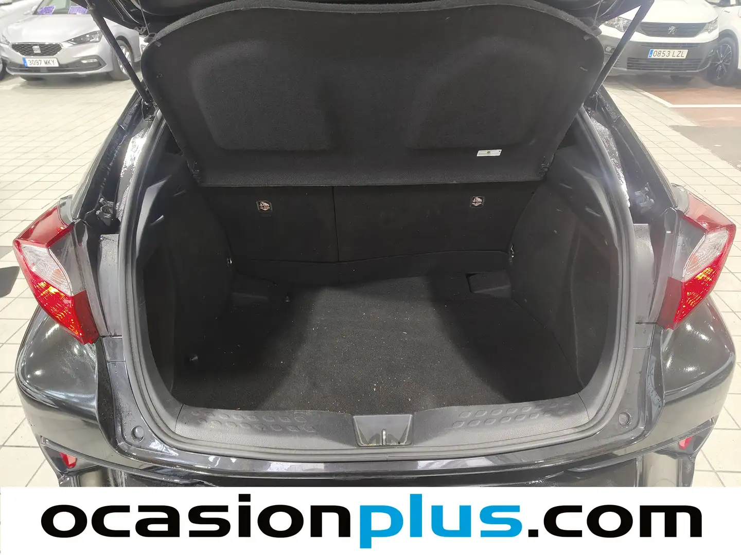 Foto Toyota C-HR Toyota C-HR 1.8 125H Advance (122 CV)