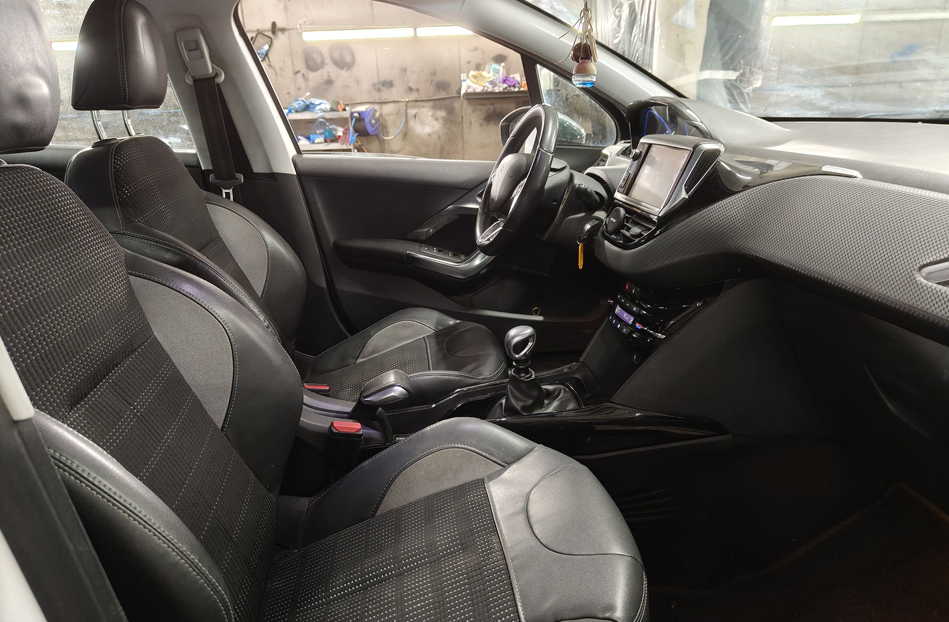 Peugeot 2008 BlueHDi 120 Allure - foto 14