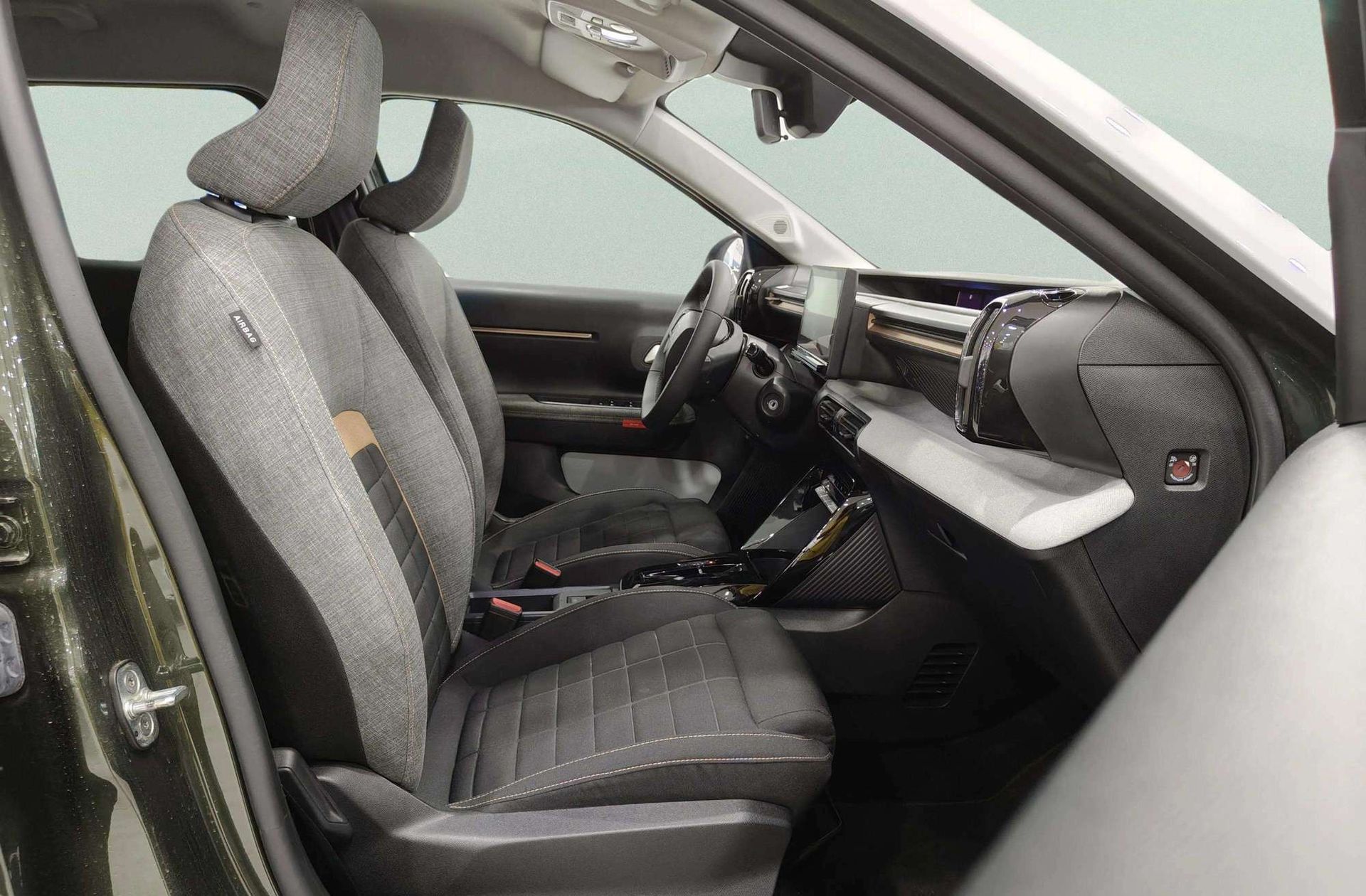 Citroën C3 Aircross Hybrid 145 Plus e-DCS6 - foto 19
