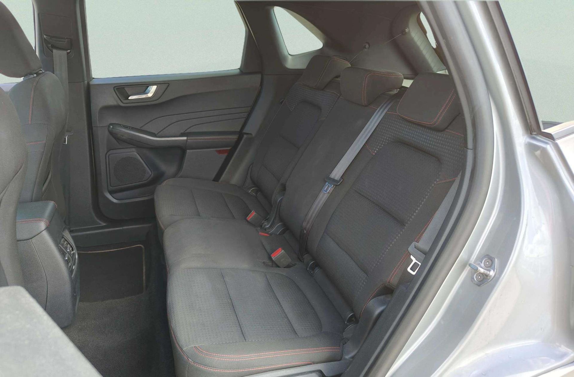 Ford Kuga 1.5 EcoBoost ST-Line 4x2 - foto 11