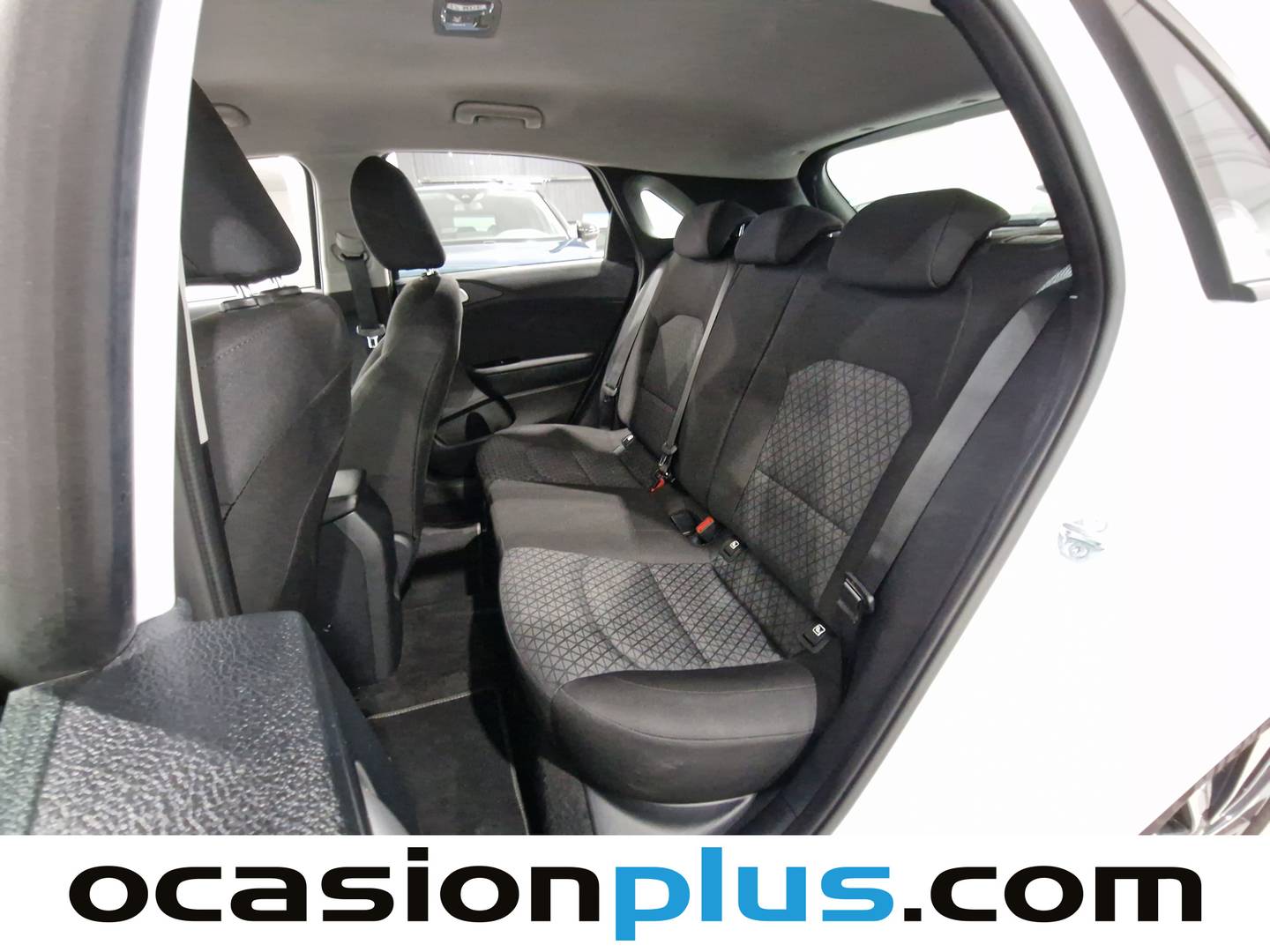 Foto asientos traseros KIA Ceed KIA Ceed 1.0 T-GDi Concept (100 CV)