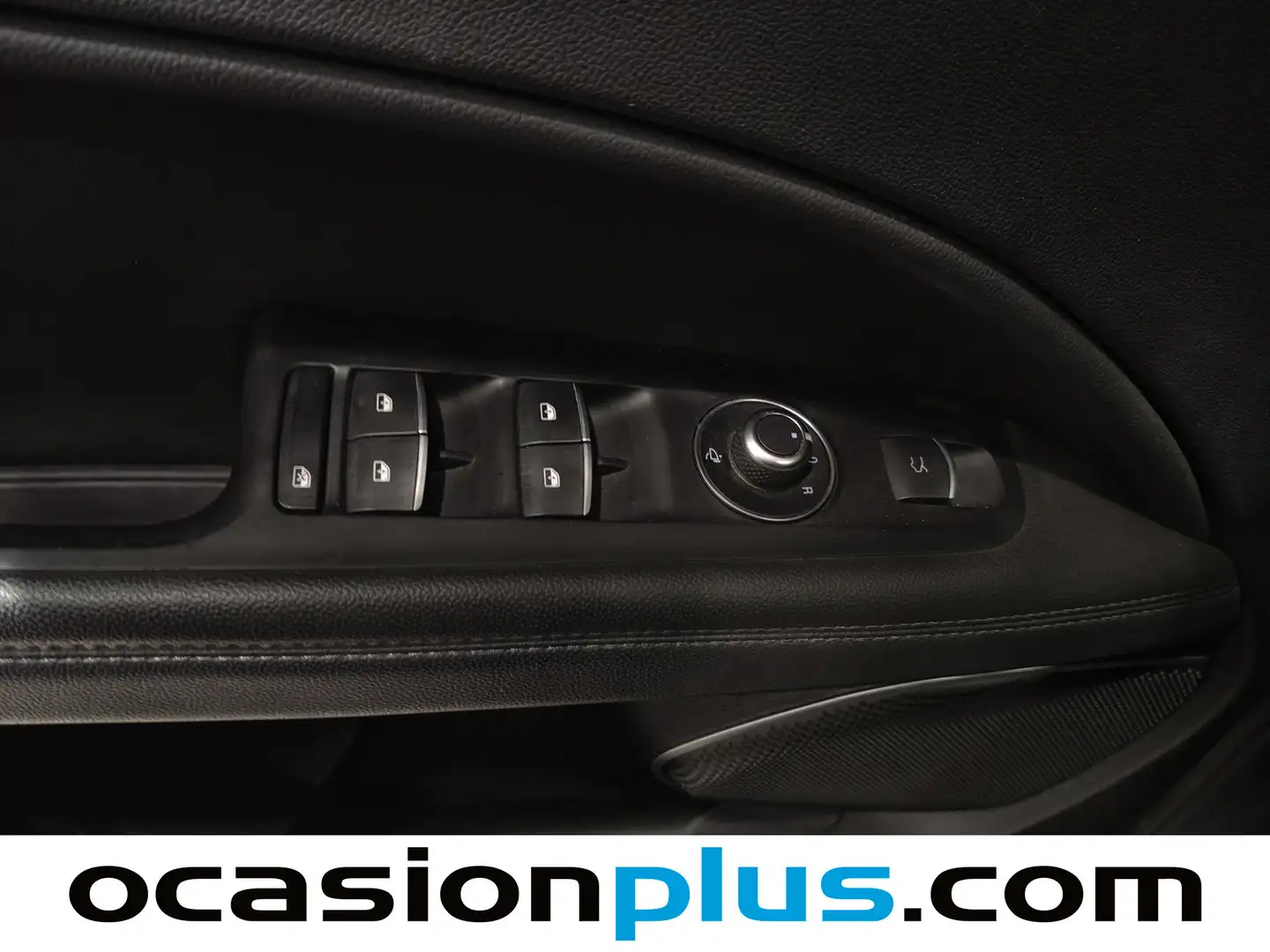 Foto Alfa Romeo Stelvio Alfa Romeo Stelvio 2.0 Gasolina Sprint Q4 Auto (200 CV)