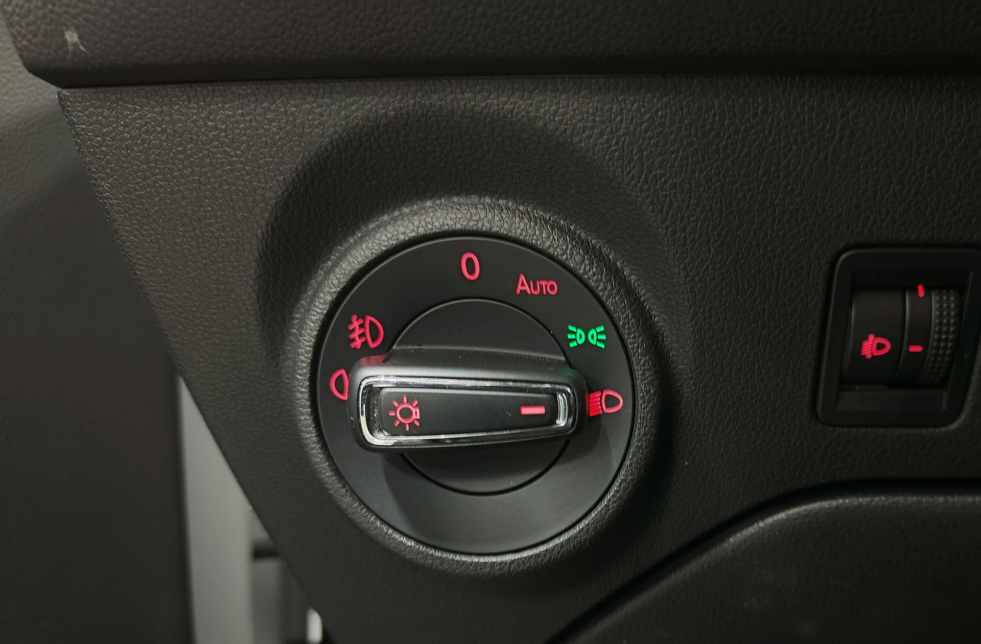 SEAT León 1.6 TDI Style Connect Plus DSG - foto 23