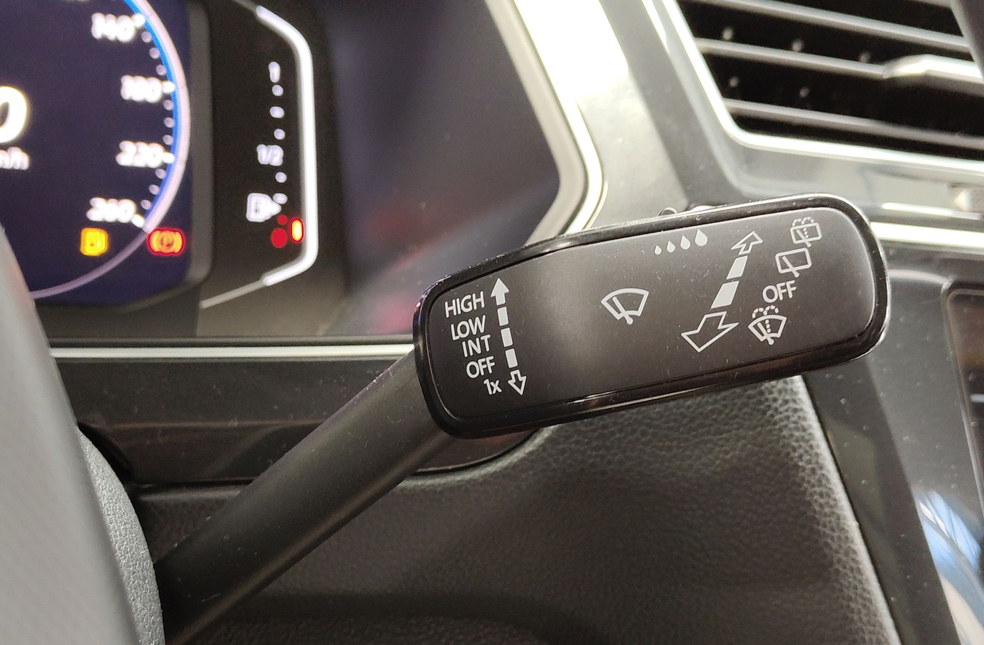 Volkswagen Tiguan R-Line 1.5 TSI DSG - foto 32