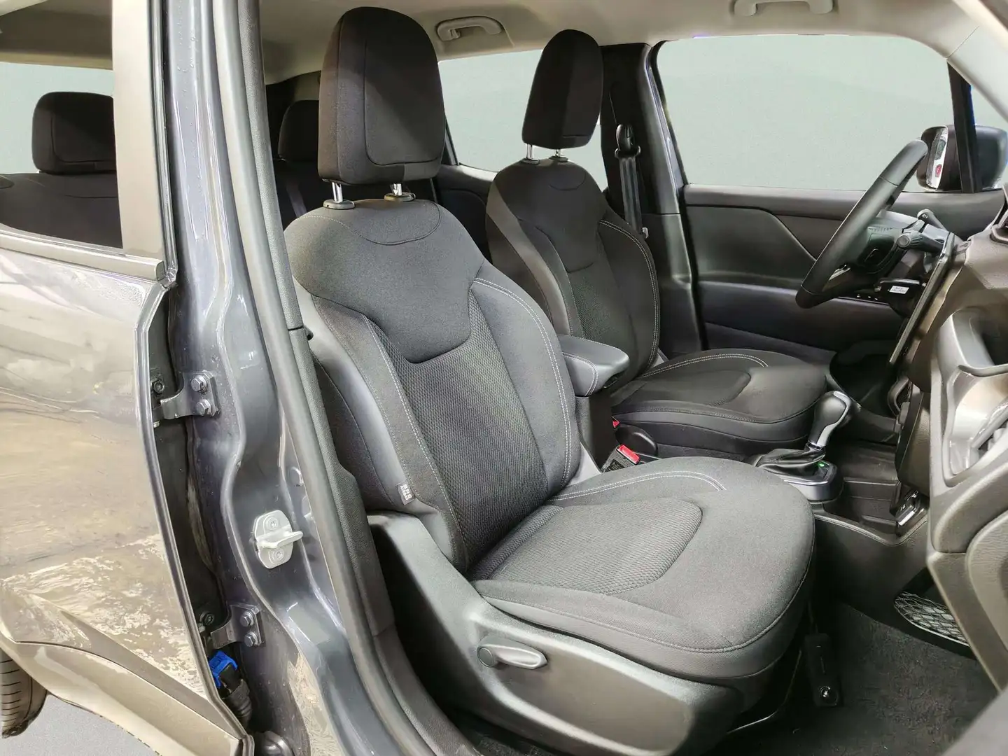 Foto Jeep Renegade Jeep Renegade eHybrid 1.5 Altitude DCT (130 CV)