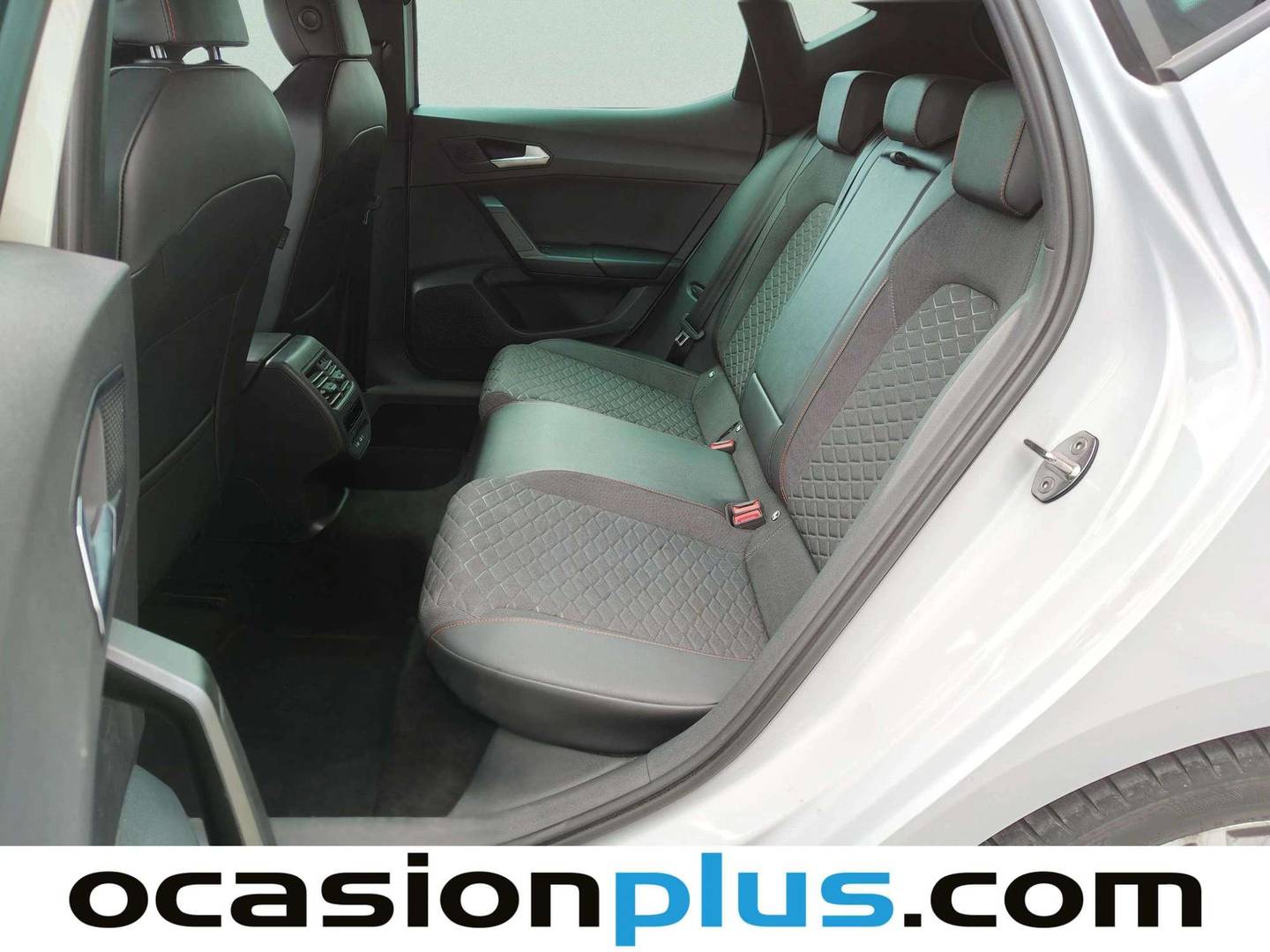 Foto asientos traseros Seat León Seat León 1.5 TSI S&S FR 25 Aniversario (116 CV)