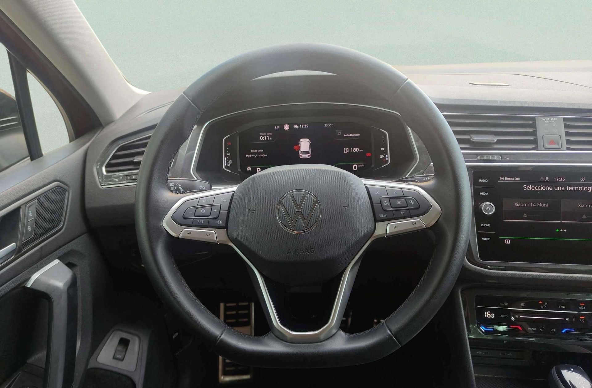 Volkswagen Tiguan Urban Sport 2.0 TDI DSG - foto 25
