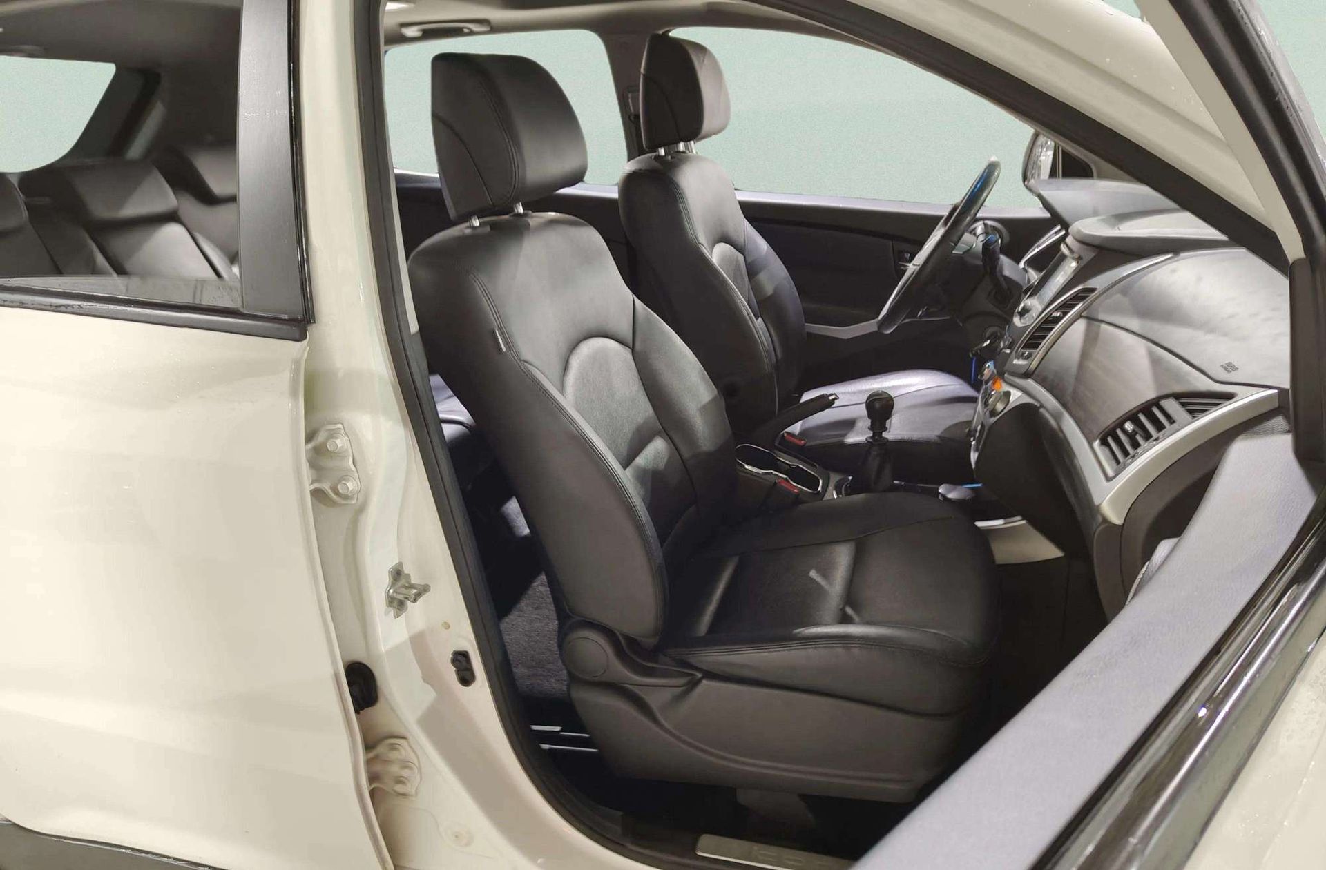 SsangYong Korando D22T Limited 4x2 - foto 19