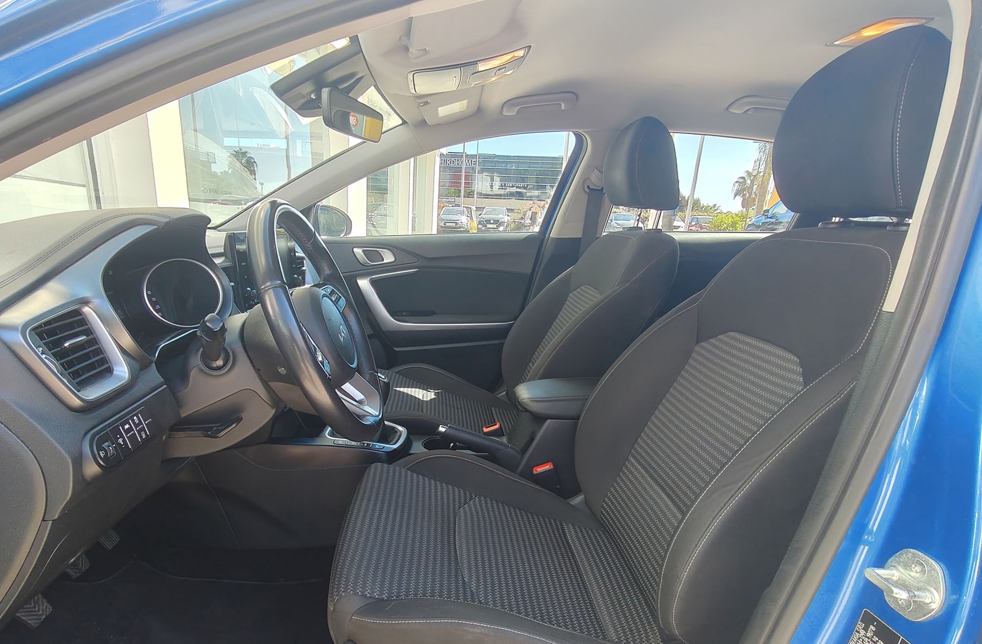 Kia Ceed 1.6 MHEV iMT Drive - foto 12