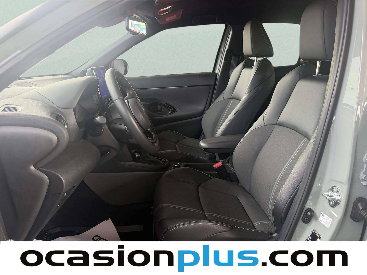 Foto asientos delanteros Toyota Yaris Cross Toyota Yaris Cross 130H Premiere Edition AWD Auto (130 CV)