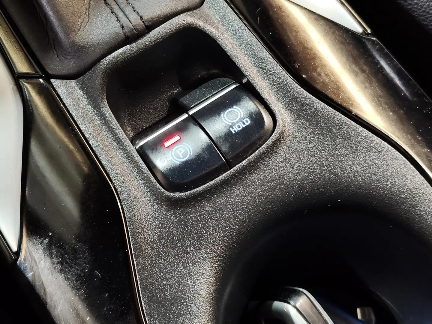 Foto Toyota Corolla Toyota Corolla 180H Advance E-CVT (180 CV)