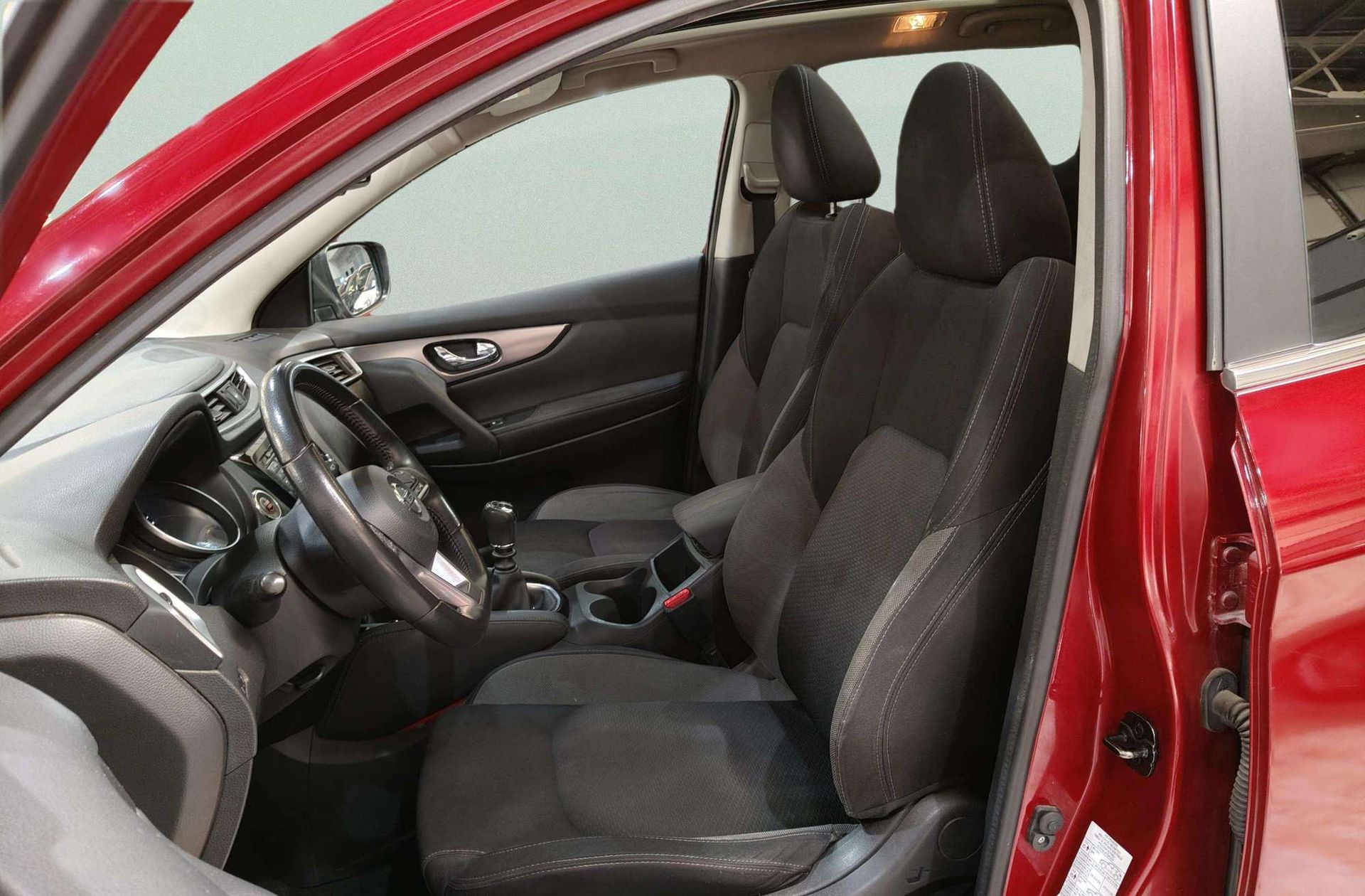 Nissan Qashqai DIG-T 115 N-Connecta 4x2 - foto 12