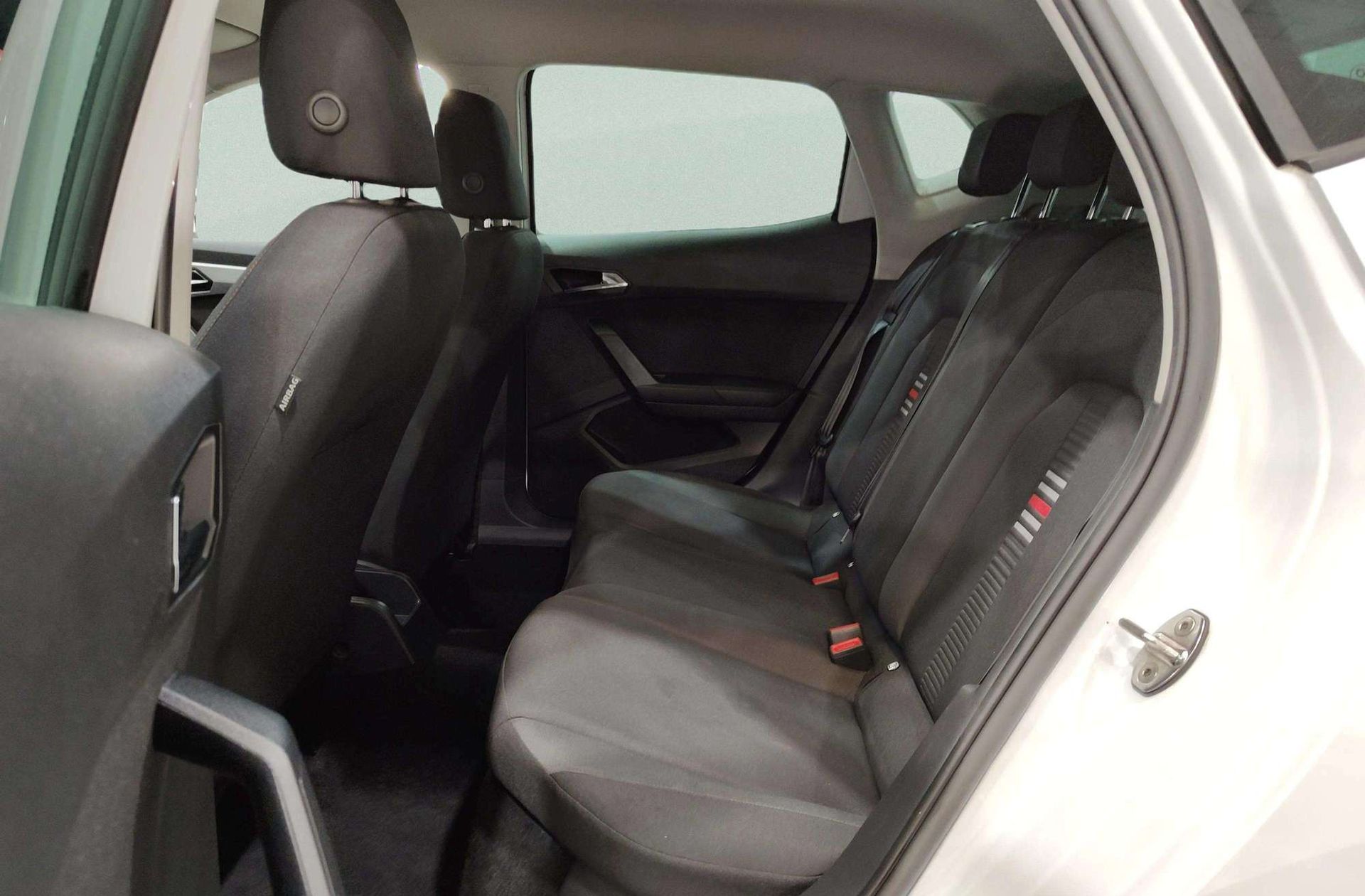 SEAT Ibiza 1.6 TDI FR Plus - foto 15