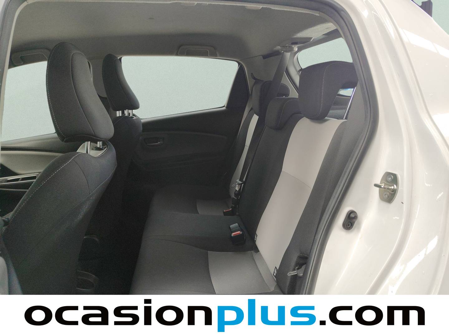 Foto asientos traseros Toyota Yaris Toyota Yaris 1.5 Active Tech (111 CV)