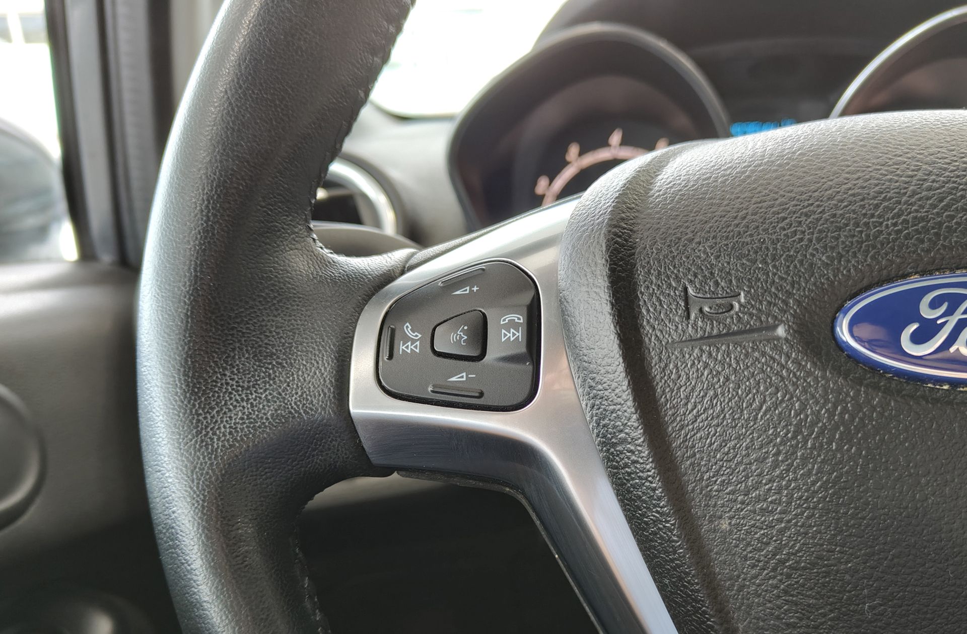 Ford Fiesta 1.25 Duratec Trend - foto 24