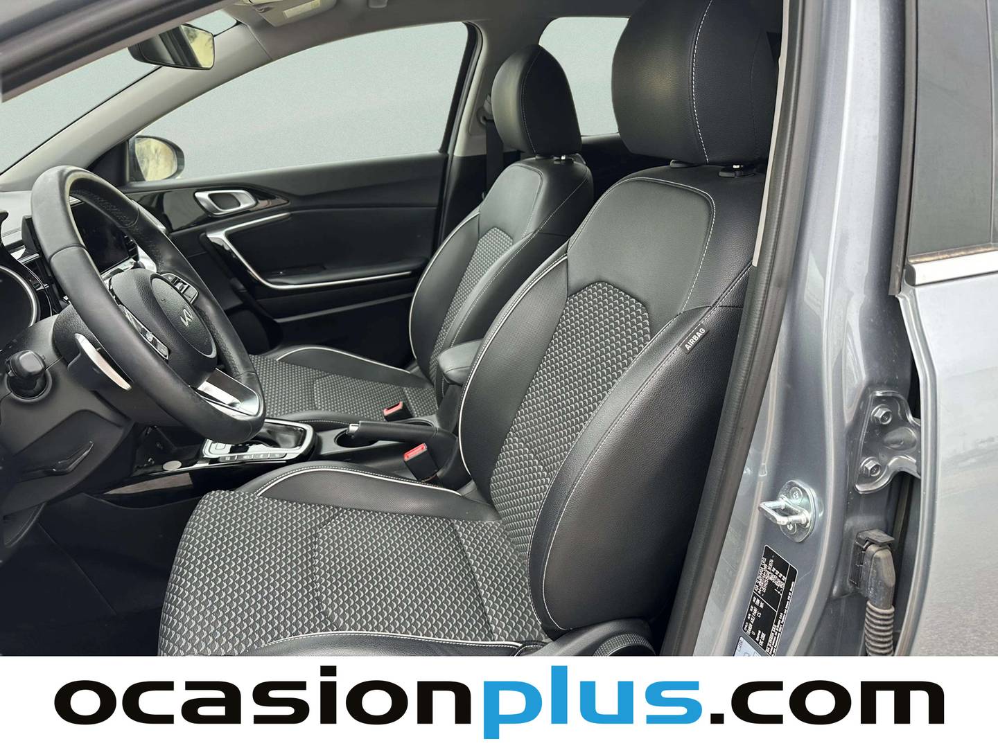 Foto asientos delanteros KIA Ceed KIA Ceed 1.5 MHEV Tech DCT (160 CV)