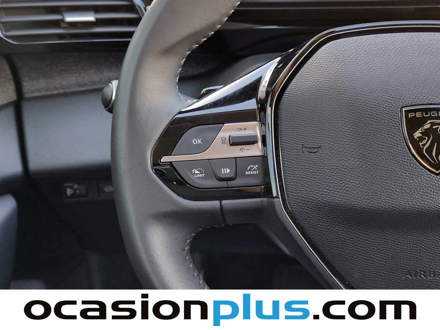 Foto Peugeot 408 Peugeot 408 Allure PHEV 180 e-EAT8  (181 CV)