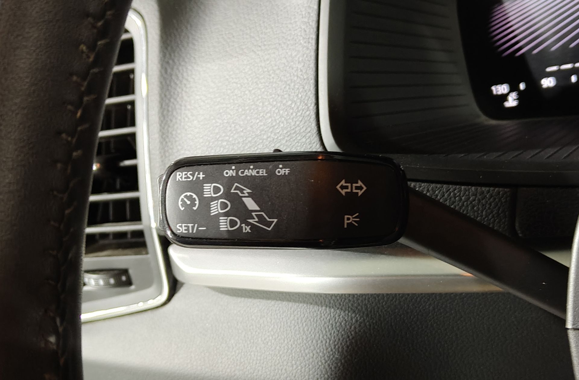 Škoda Karoq 2.0 TDI Selection - foto 22