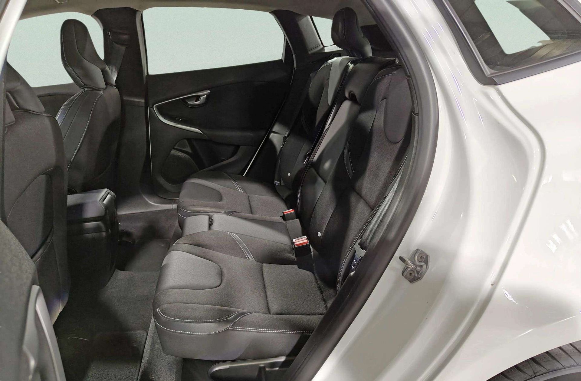 Volvo V40 T2 Momentum - foto 13