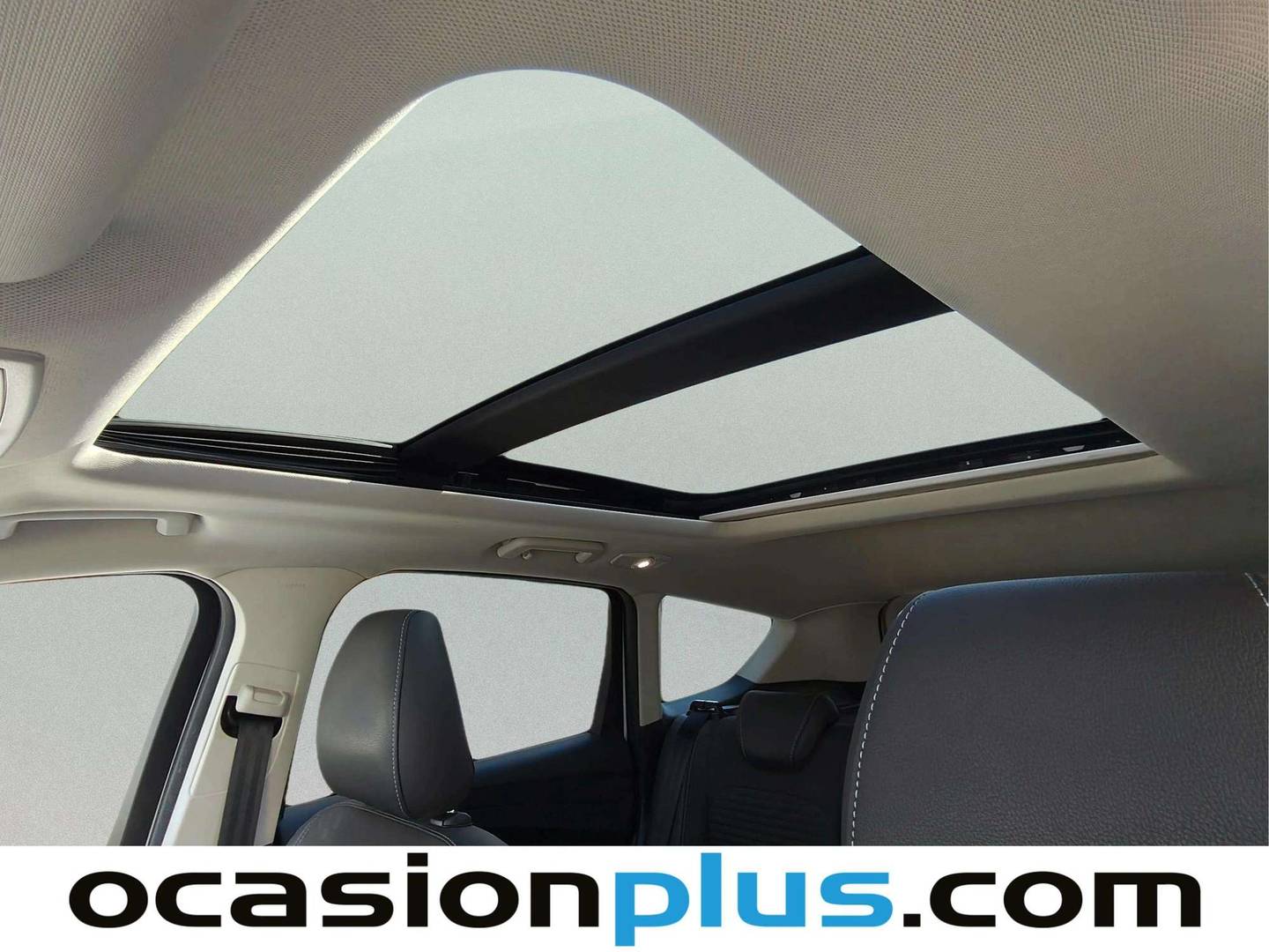 Extras y acabados del Ford Kuga Ford Kuga 1.5 TDCI S&S Titanium 4x2 Auto  (120 CV)