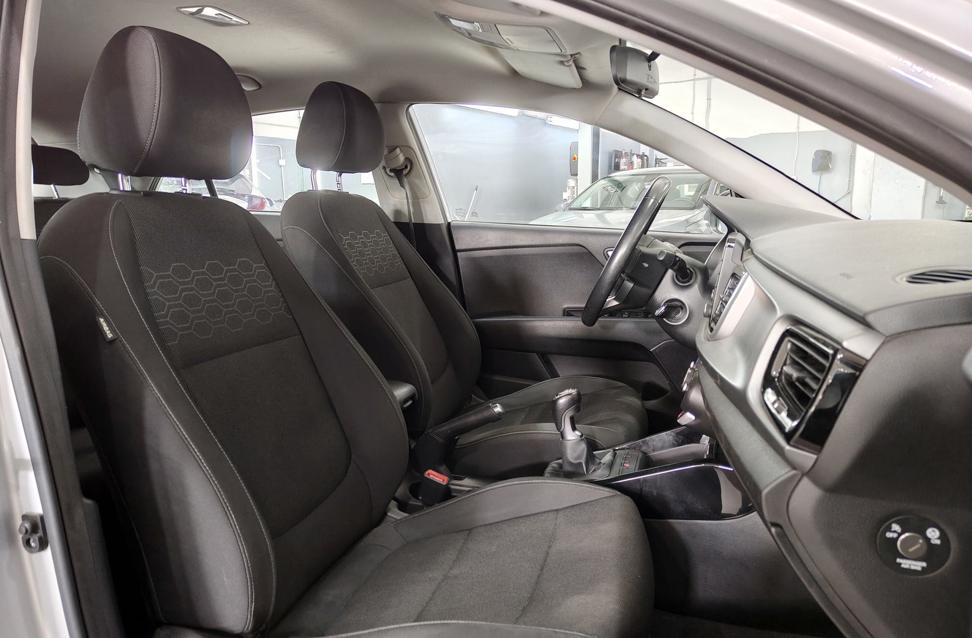 Kia Rio 1.4 Dohc Active - foto 17