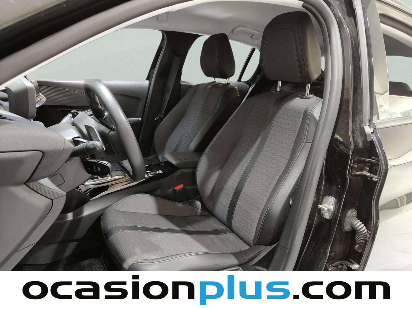 Foto asientos delanteros Peugeot 208 Peugeot 208 PureTech 100 Allure Pack EAT8 75 kW (100 CV)