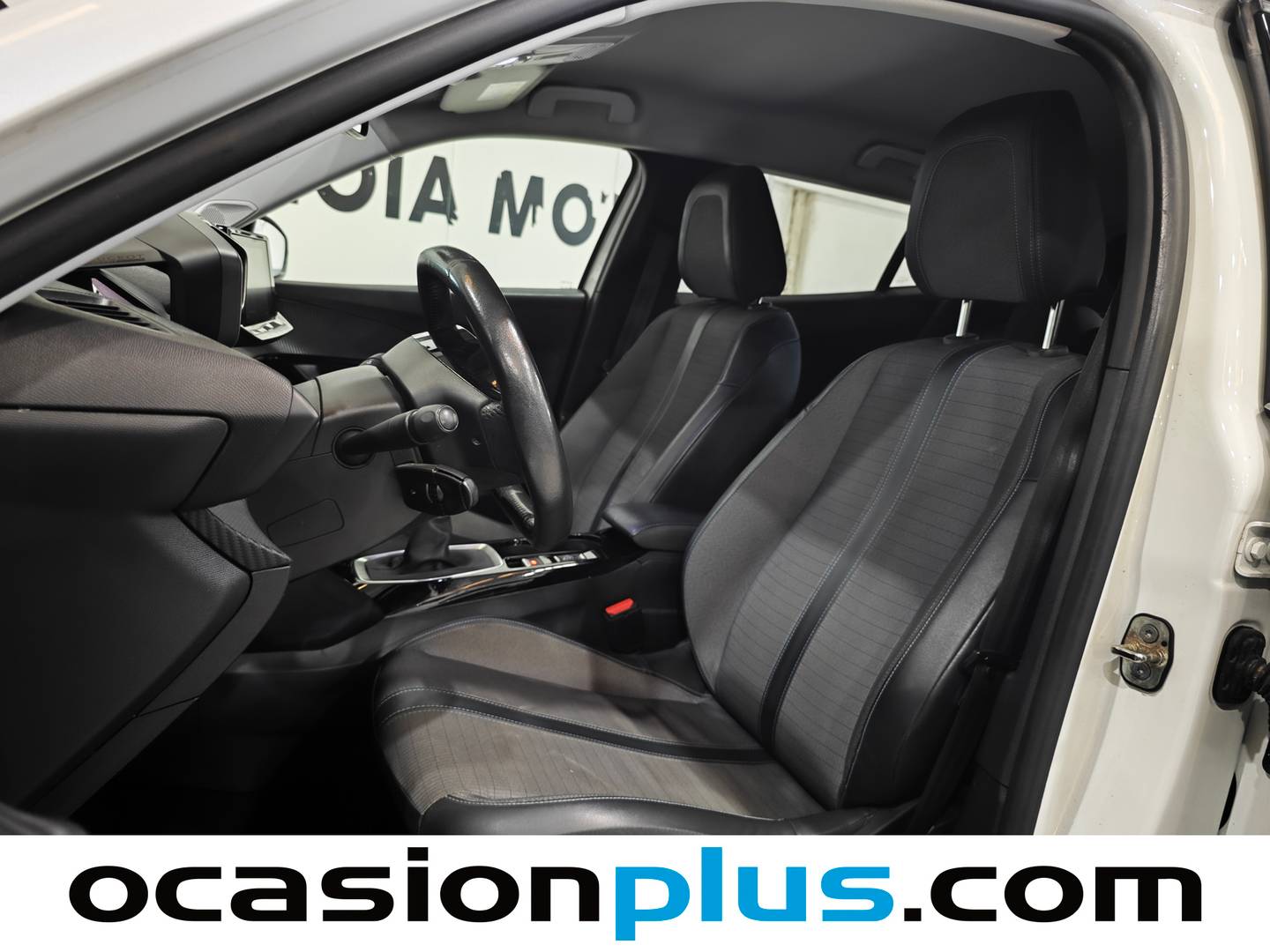 Foto Peugeot 2008 Peugeot 2008 PureTech 130 S&S Allure Pack (130 CV)