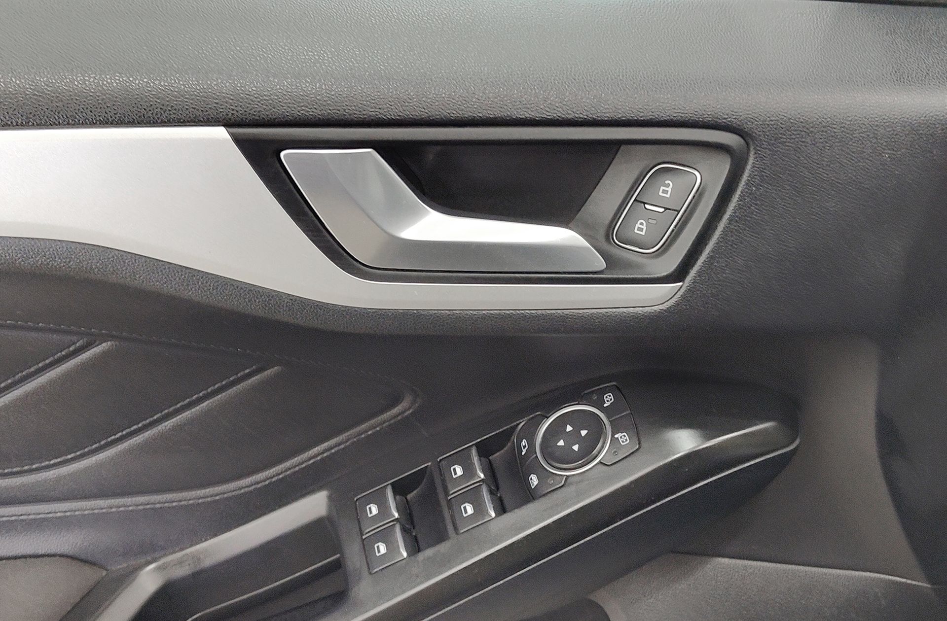 Ford Focus SportBreak 1.5 EcoBlue Trend+ - foto 31
