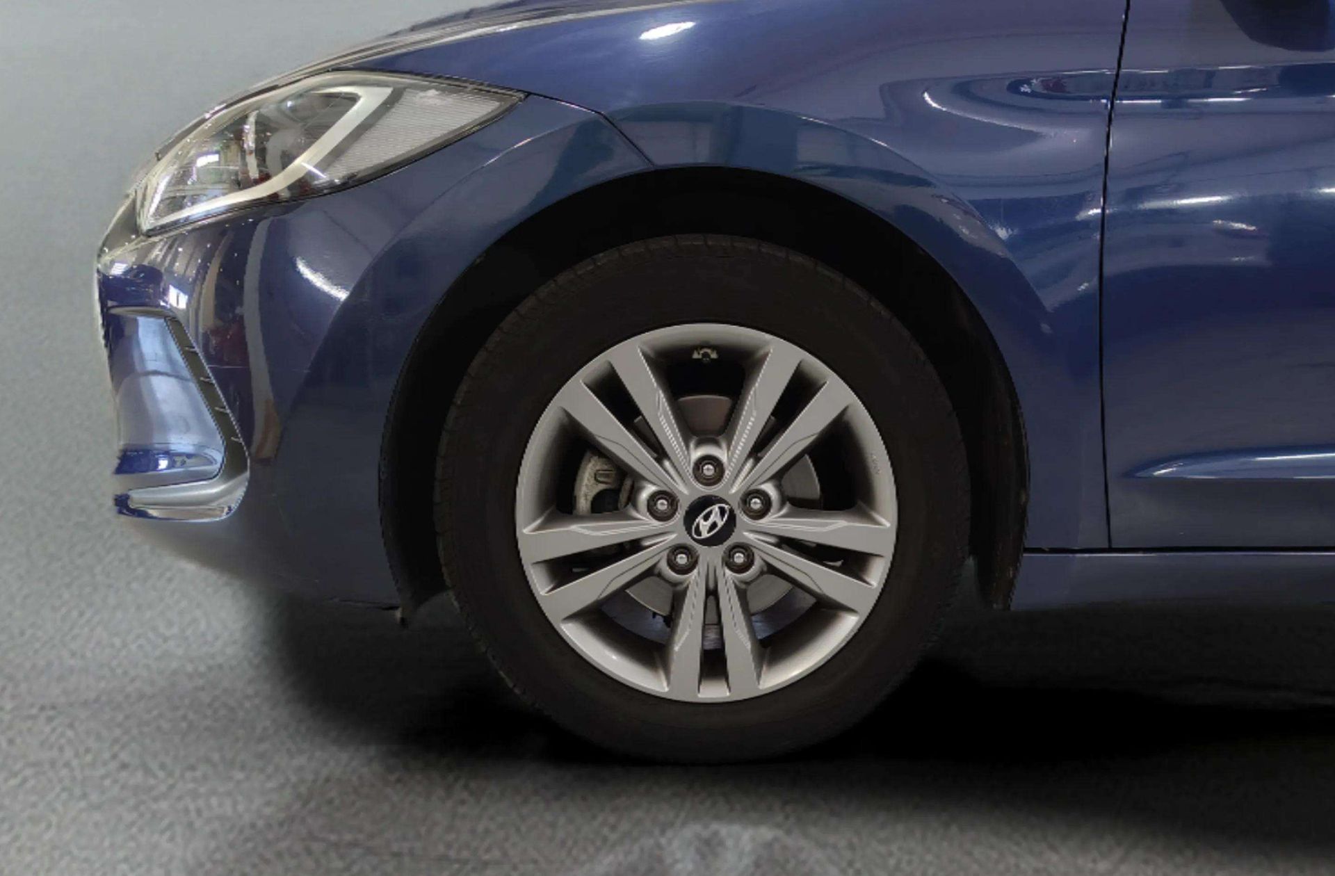 Hyundai Elantra 1.6 MPI Style - foto 30