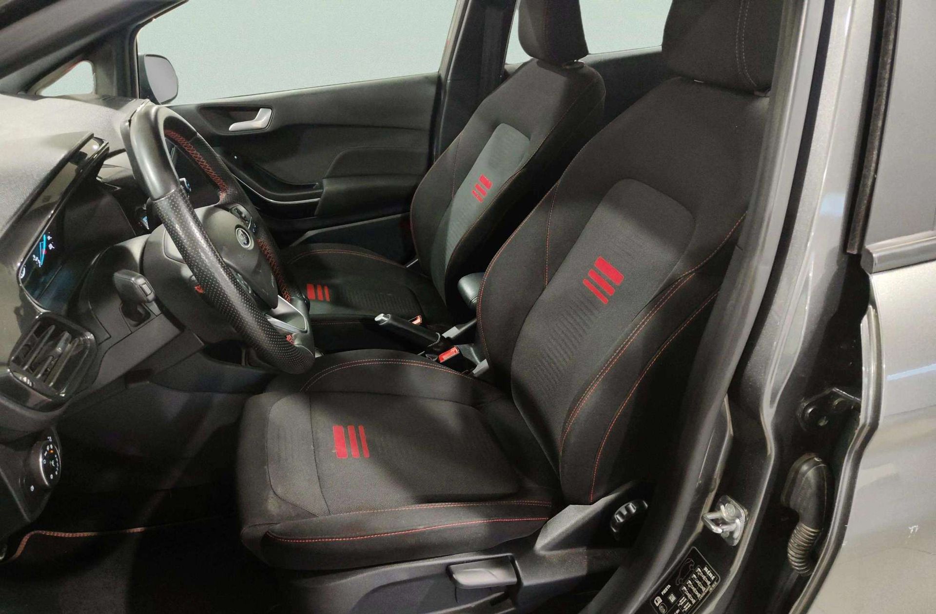 Ford Fiesta 1.0 EcoBoost MHEV ST-Line - foto 12