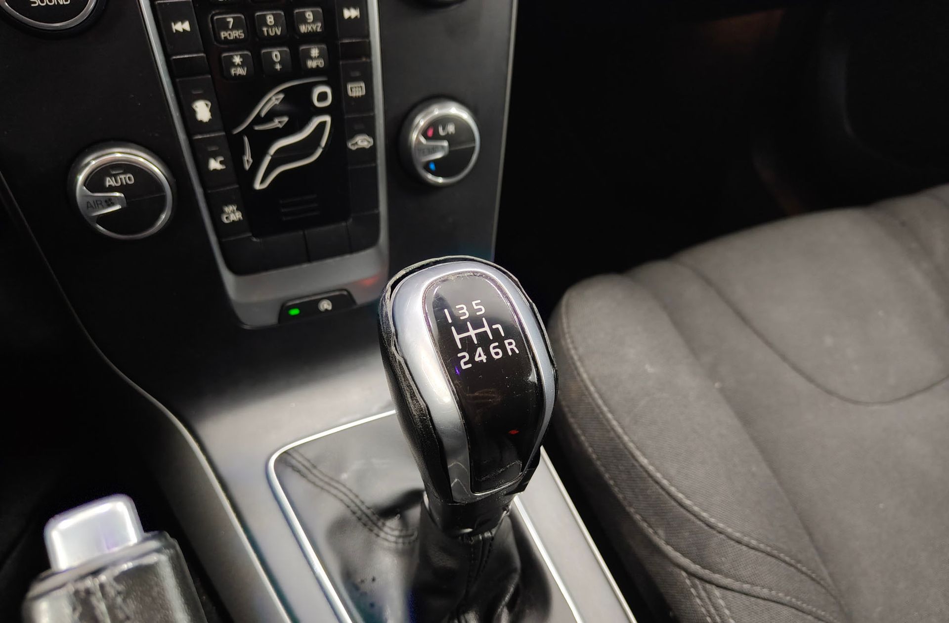 Volvo V40 D2 Kinetic - foto 5