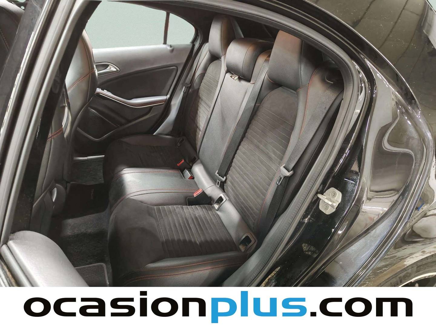 Foto asientos traseros Mercedes Clase A Mercedes-Benz Clase A 200 d AMG Line (136 CV)