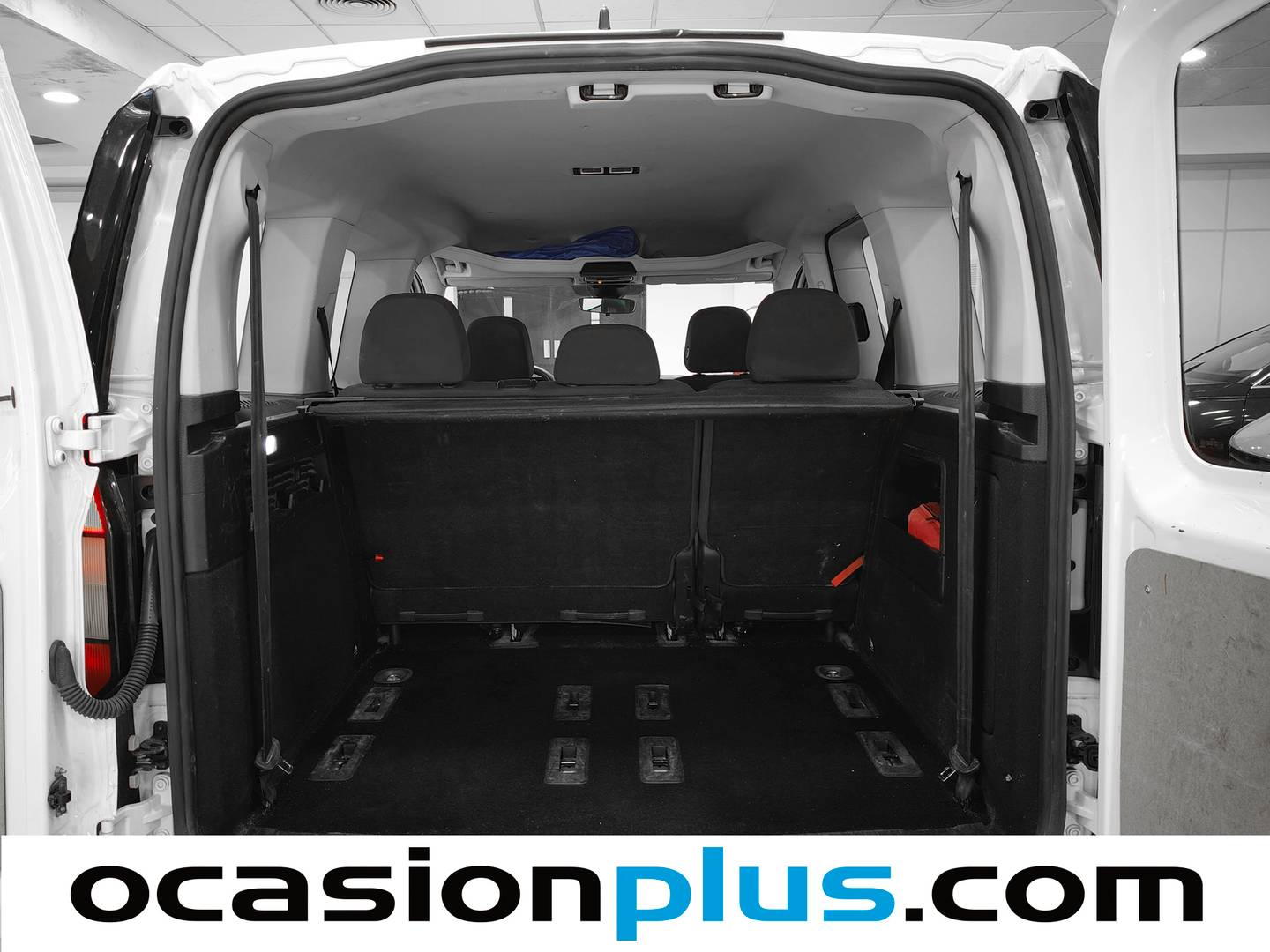 Foto asientos delanteros Volkswagen Caddy Volkswagen Caddy Kombi 2.0 TDI (102 CV)